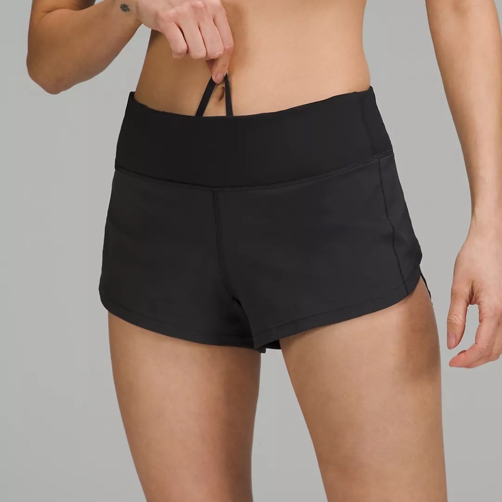 Lululemon 2.5 in Speed Up Shorts